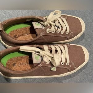 EUC CARIUMA Sneakers, size 7.5, washed burn sand color